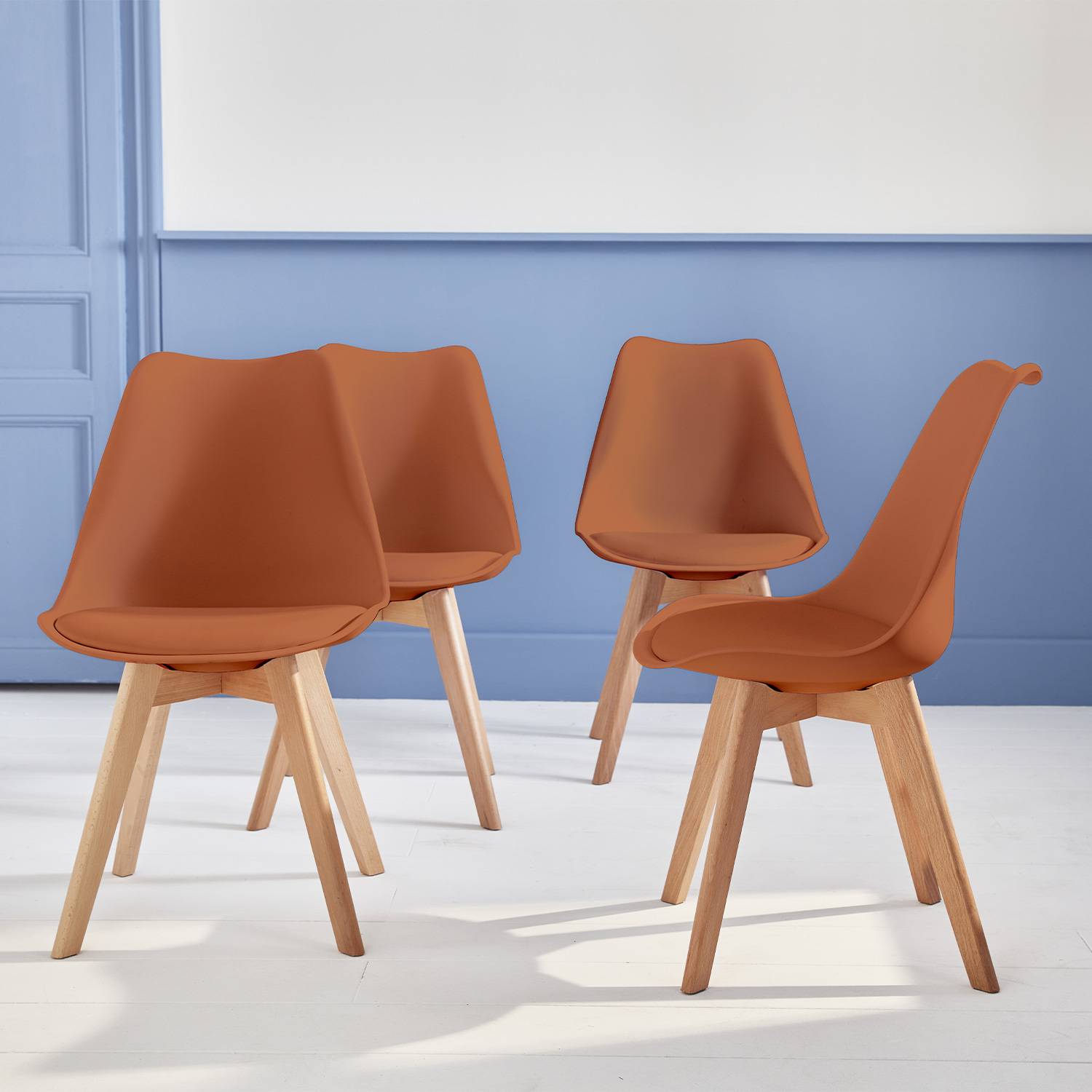 Conjunto de 4 cadeiras escandinavas, pernas em madeira de faia, assentos individuais, Terracotta Photo10
