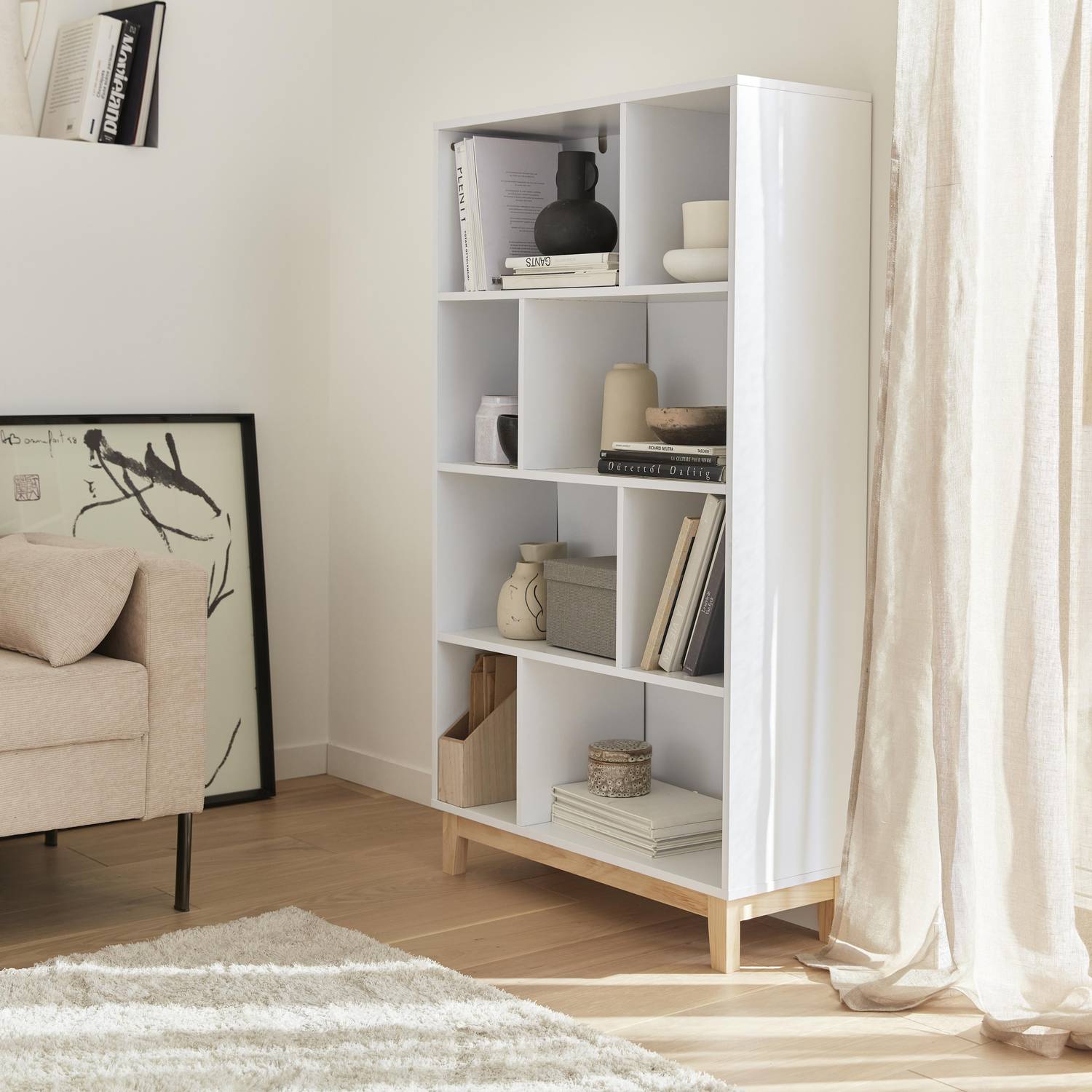 Librería blanca escandinava, estantería asimétrica - Floki - patas de madera de abeto, 4 estantes, 8 compartimentos, 80x30x138cm  Photo2
