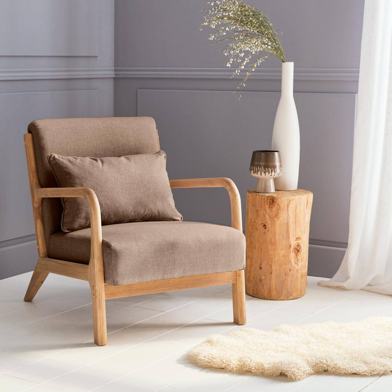 Fauteuil design marron en bois et tissu, 1 place droit fixe, pieds compas scandinave, structure en bois solide, assise confortable  Photo1
