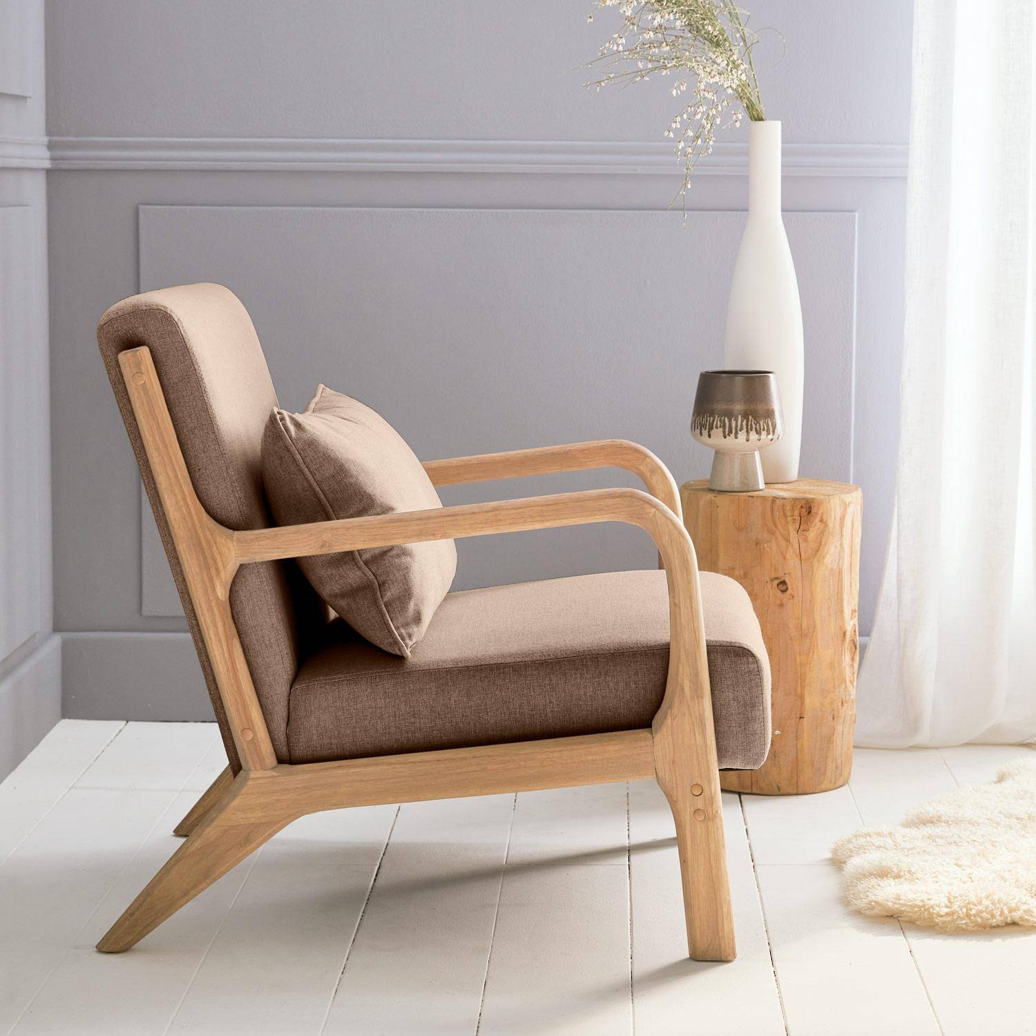 Fauteuil design marron en bois et tissu, 1 place droit fixe, pieds compas scandinave, structure en bois solide, assise confortable  Photo3
