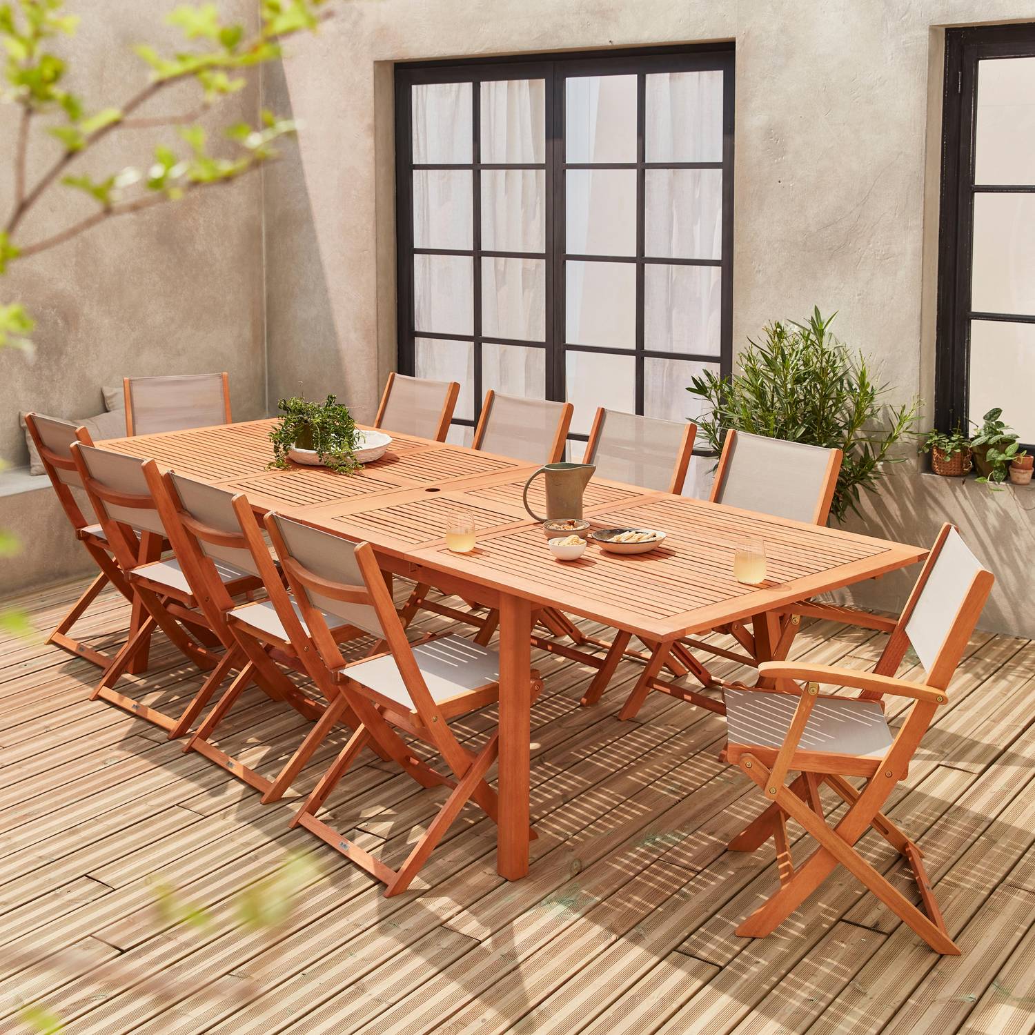 Salon de jardin en bois extensible - Almeria - table 200/250/300cm avec 2 rallonges, 2 fauteuils et 8 chaises, en bois d'Eucalyptus FSC huilé et textilène gris taupe Photo1