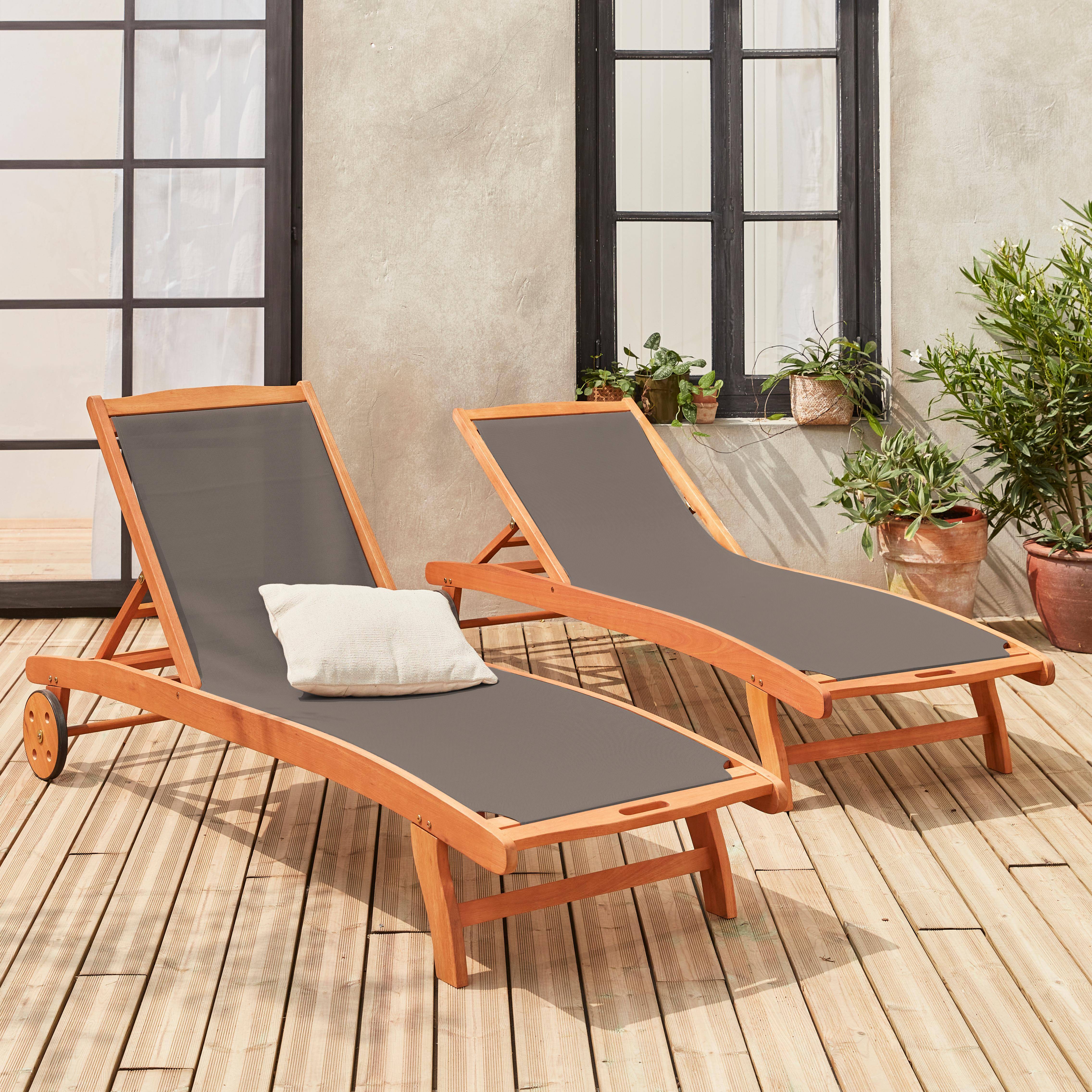 2er Set Holz Sonnenliegen - Marbella Anthrazit  - 2 Liegestühle aus geöltem FSC-Eukalyptusholz und Textilene in Anthrazit Photo1