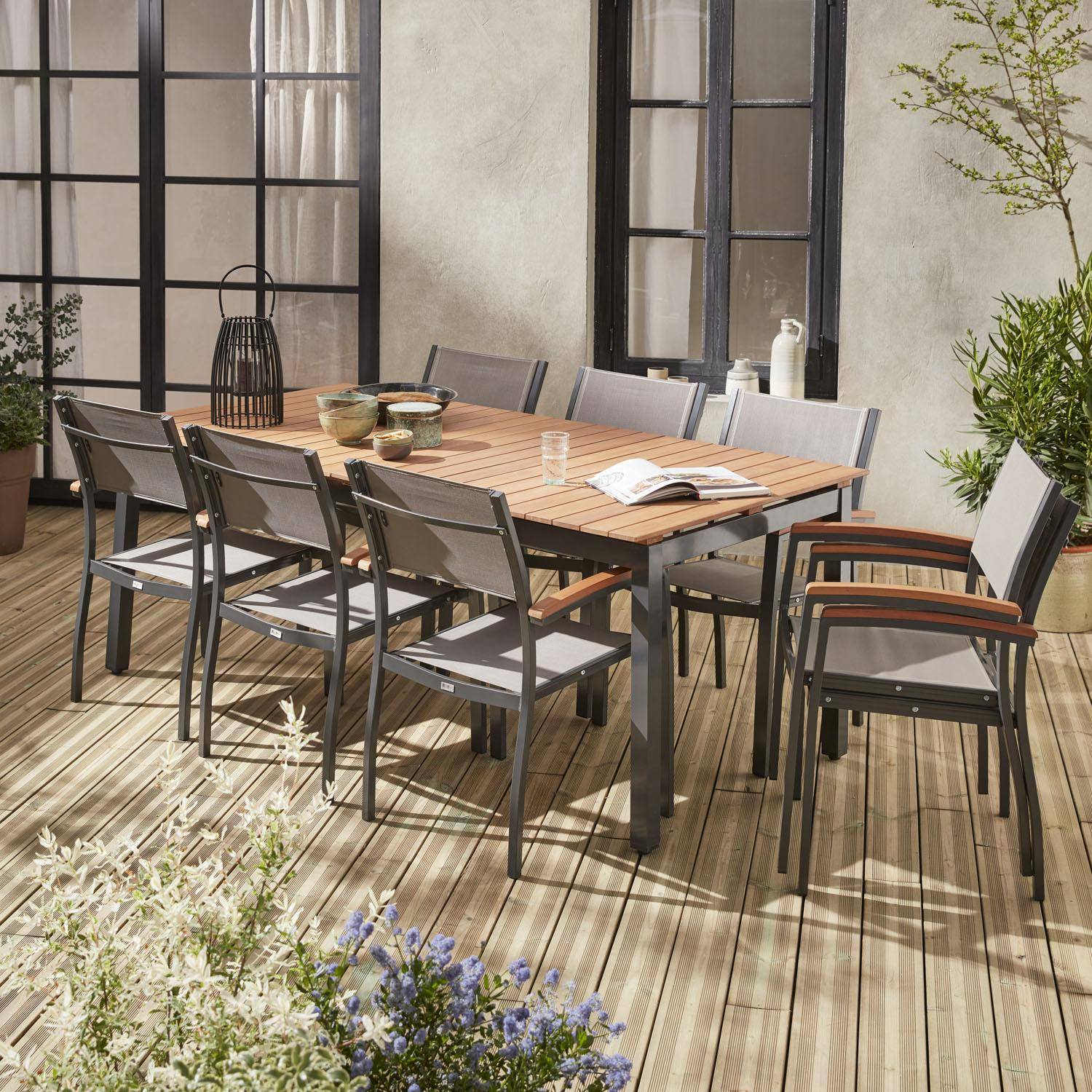 Salon de jardin en bois Sevilla aluminium extensible  table200/250cm avec rallonge, 8 fauteuils, en aluminium, bois d'Eucalyptus FSC huilé et textilène gris taupe Photo2