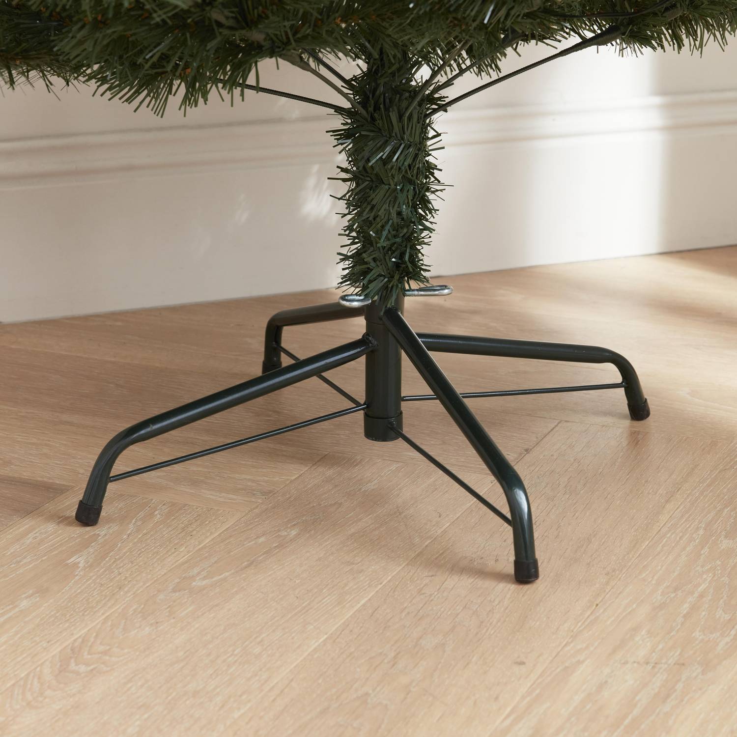 Sapin de Noël artificiel de 210 cm avec guirlande lumineuse et pied inclus Photo5