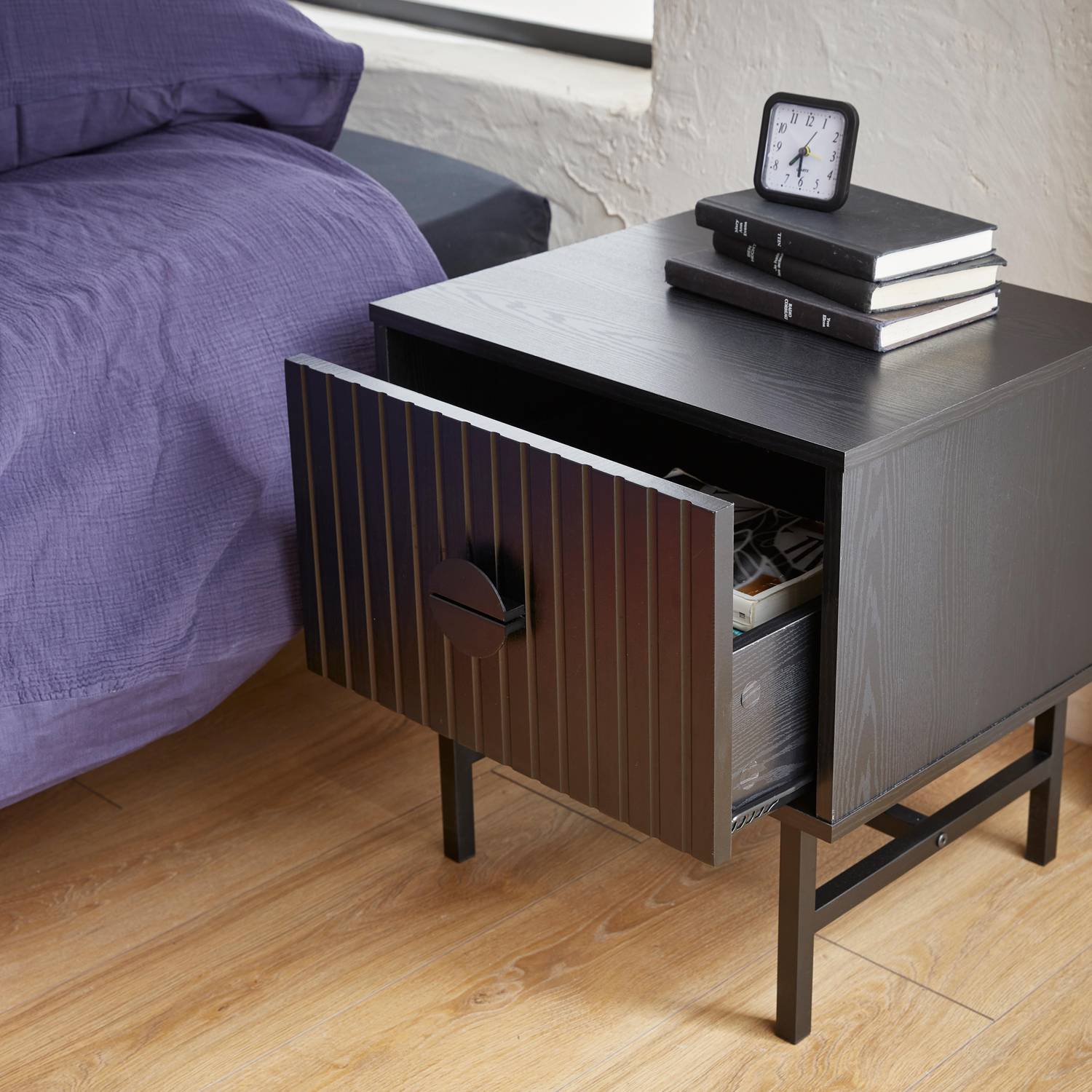 Table de chevet, un tiroir, L 48 x l 39 x H 50cm Photo2