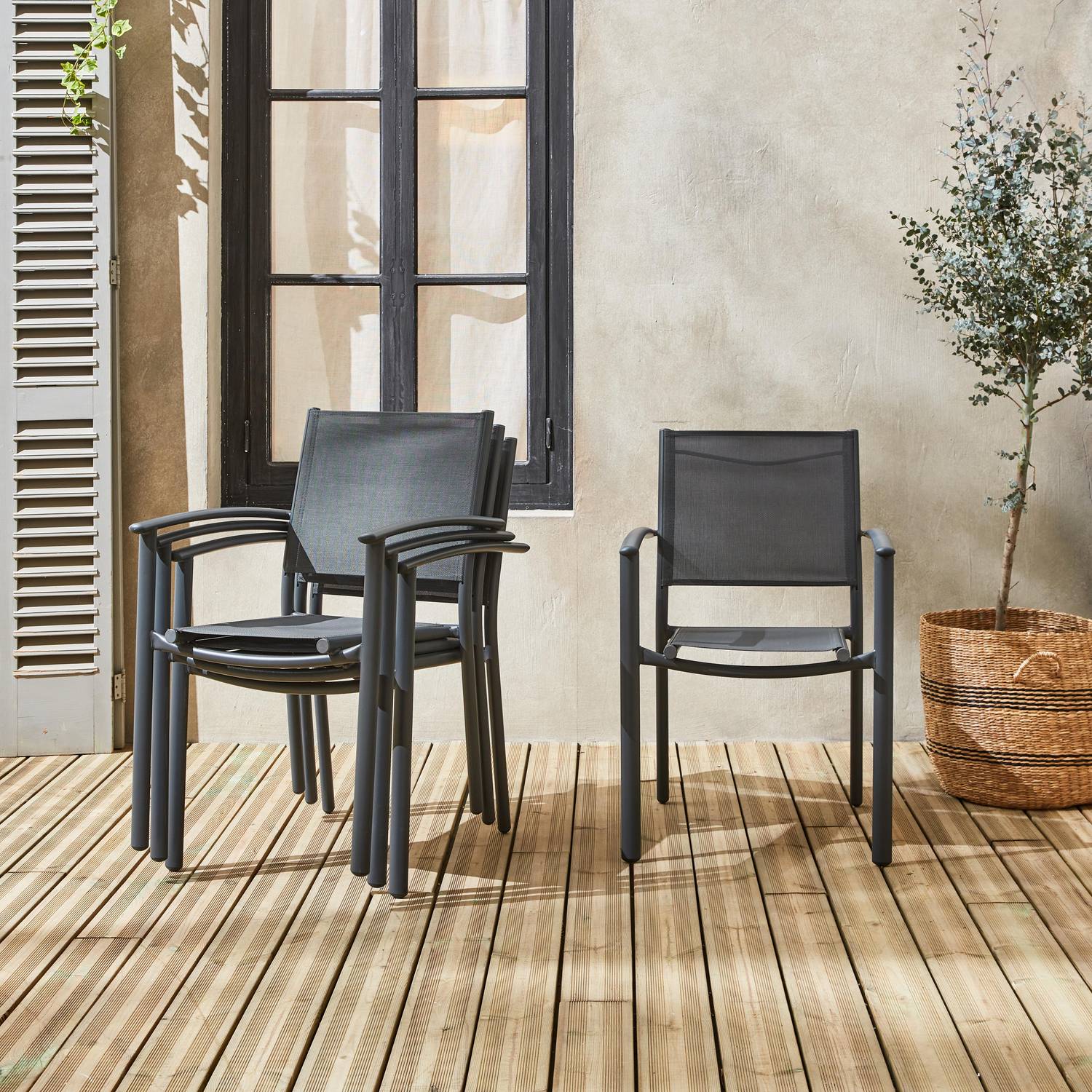 Lot de 4 fauteuils de jardin anthracite empilables aluminium et textilène P56xL57xH85cm Photo2
