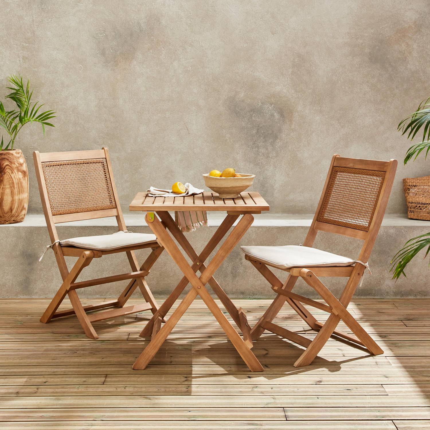 Mesa de jardín bistro con asiento cuadrado de caña para 2, madera de acacia FSC cepillada clara, 1 mesa, 2 sillas 60x60x72 cm Photo1