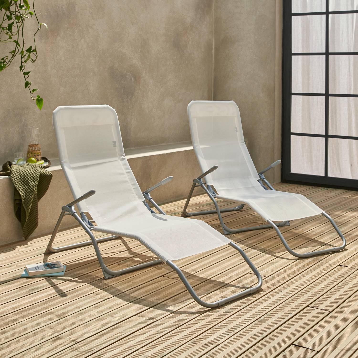 Lot de 2 bains de soleil pliants - Levito blanc - Transats textilène 2 positions, chaises longues Photo1