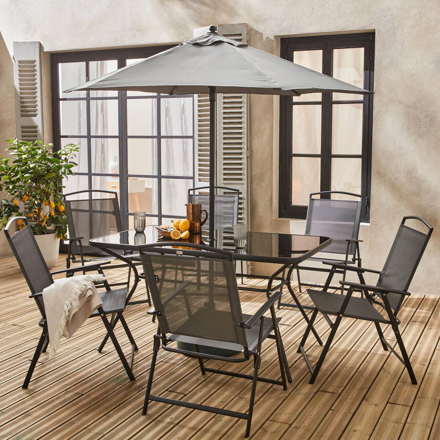 Table de jardin avec 6 fauteuils pliants gris et un parasol 2m, anthracite, structure acier avec revêtement anti rouille Photo2