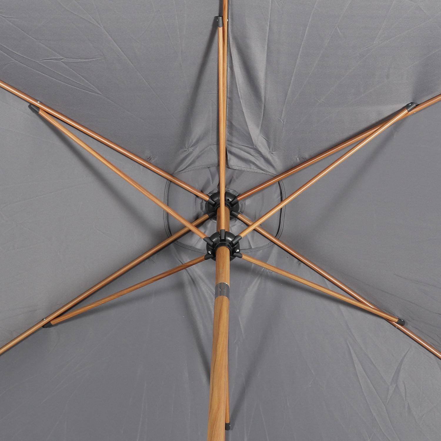 Parasol droit gris rectangulaire 2x3m, mât central imitation bois en aluminium orientable et manivelle d'ouverture Photo7