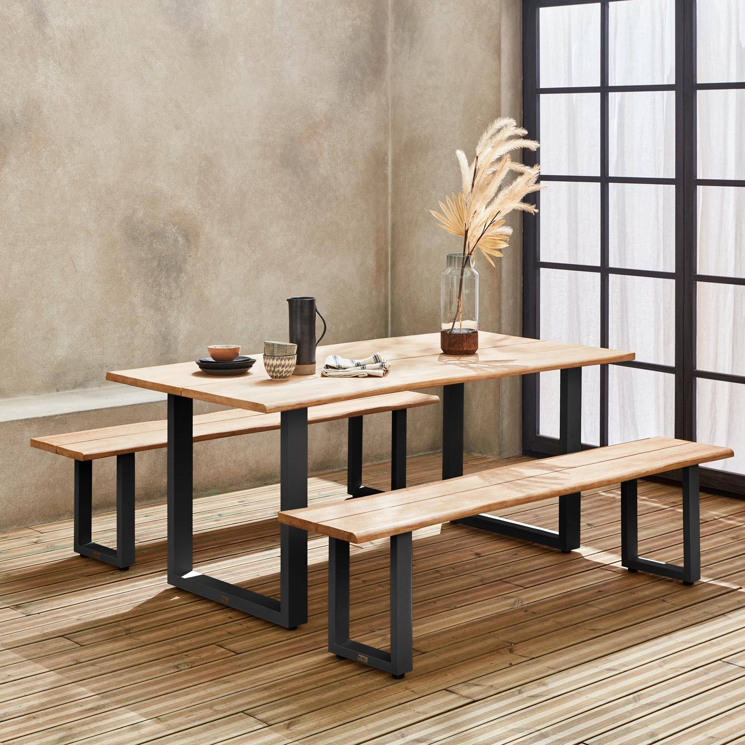 Table de jardin 6 places en bois avec bancs bois d'acacia et structure en acier noire Photo2