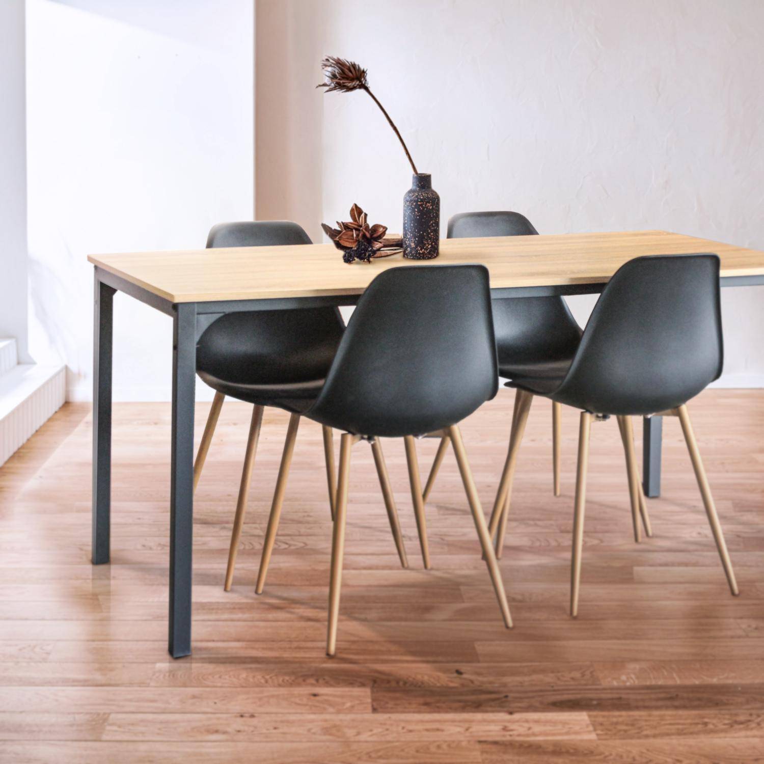 Table à manger Loft rectangulaire métal décor bois + lot de 4 chaises scandinave noires Photo1