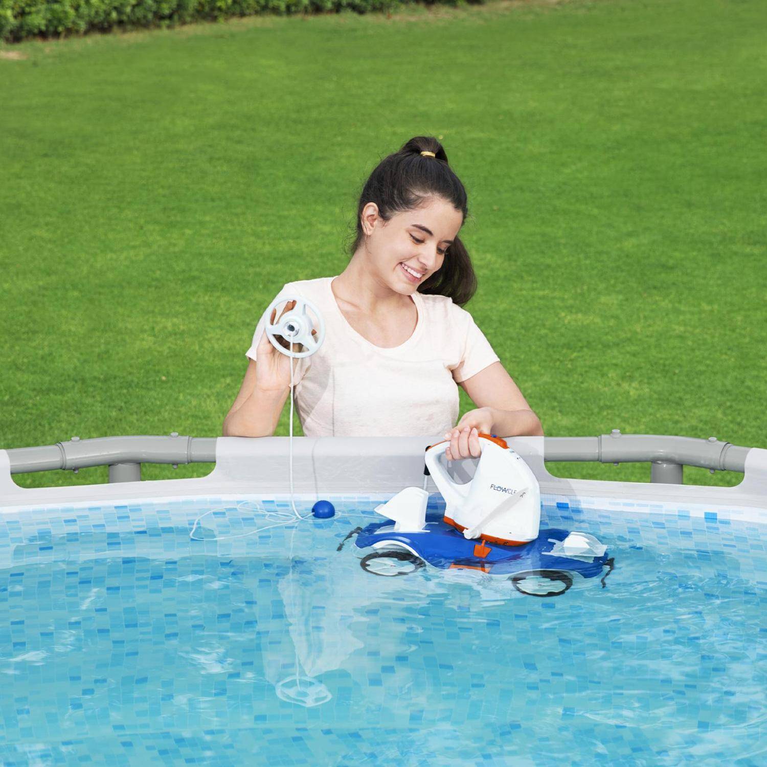 Autonome elektrische reinigingsrobot voor zwembaden Aquatronix Photo4