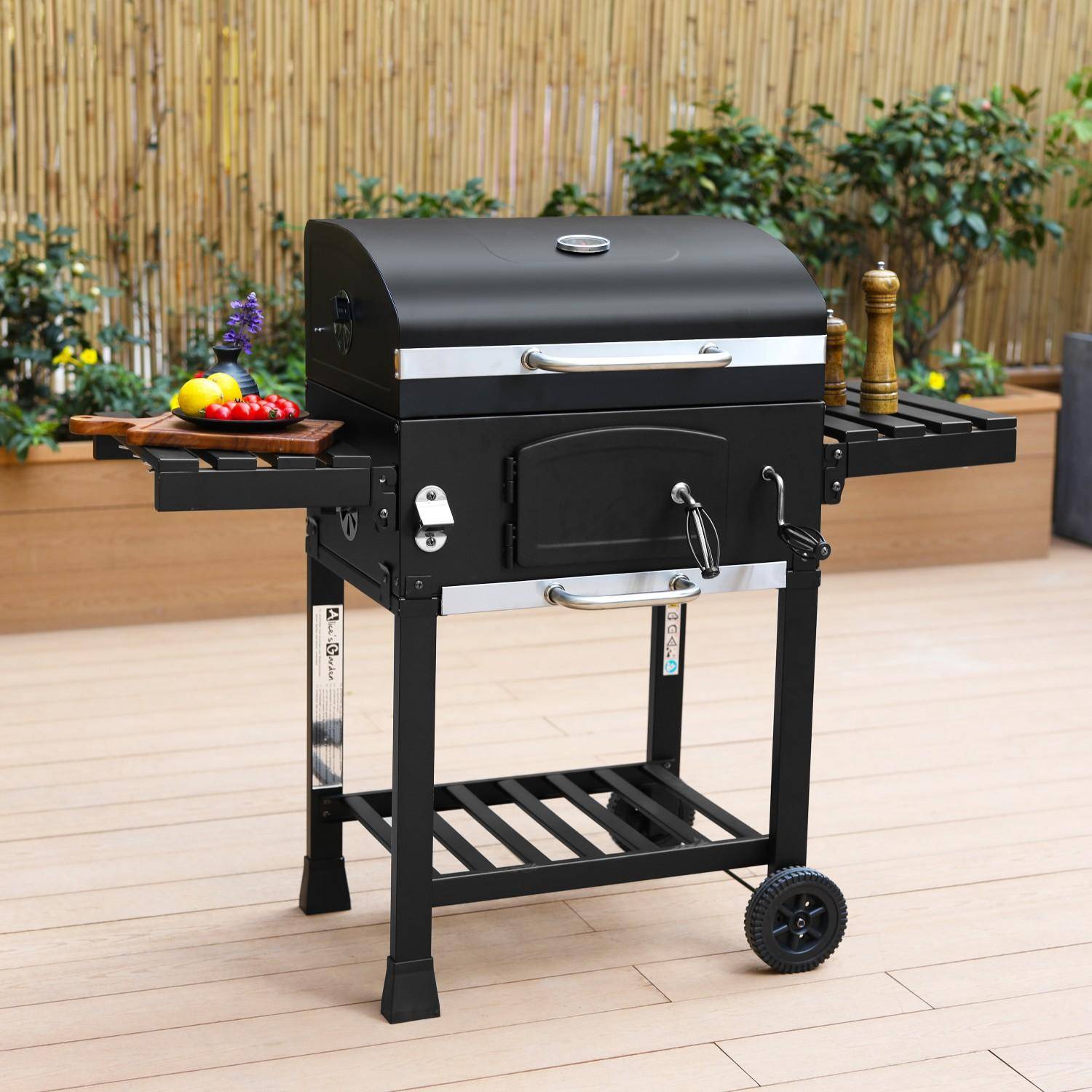 Barbecue Grill charbon de bois noir - Fumoir avec récupérateur de cendres, aérateurs, bac charbon ajustable et tablettes rabattables Photo1
