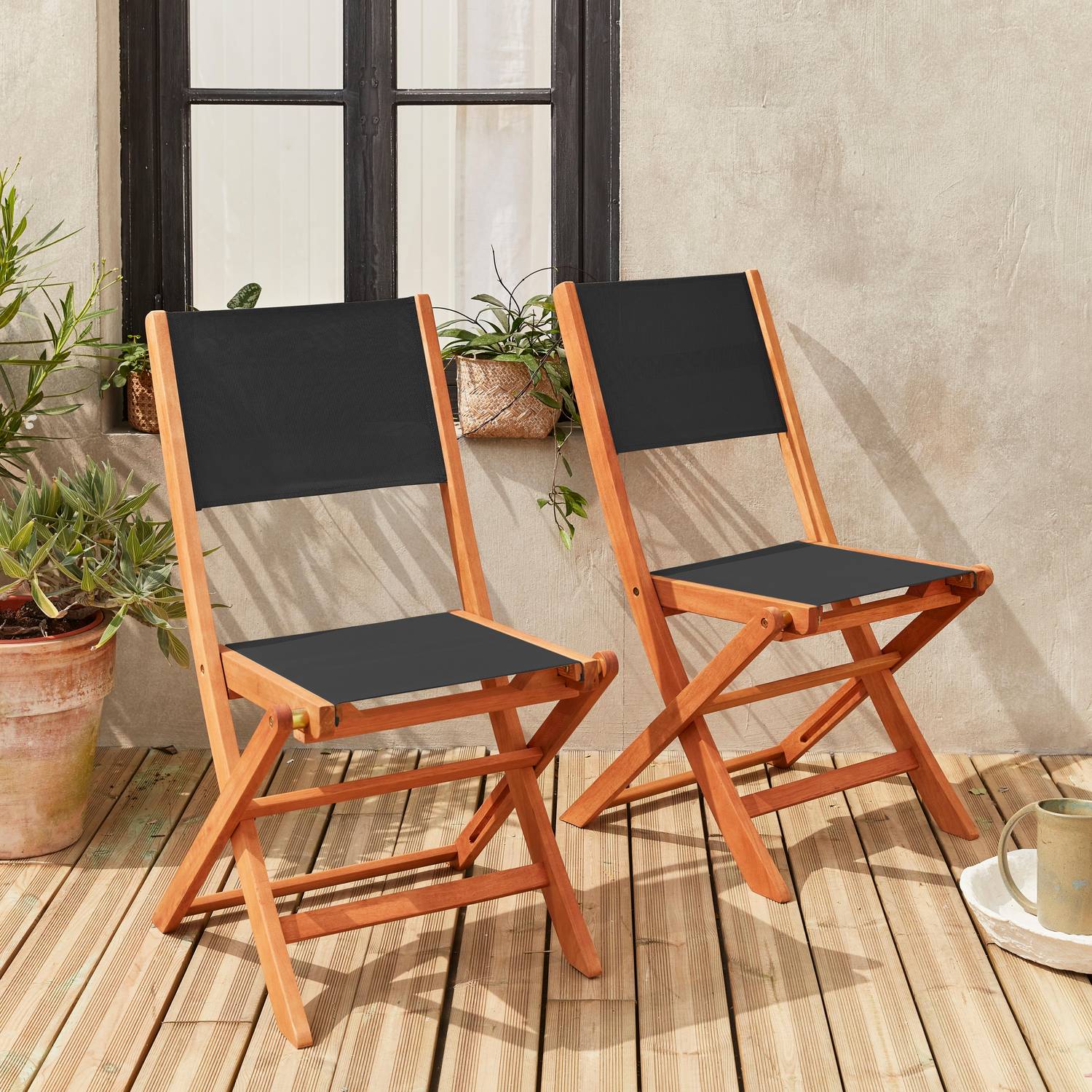 Gartenstühle aus Holz und Textilene - Almeria schwarz - 2 Klappstühle aus geöltem FSC Eukalyptusholz und Textilene Photo1