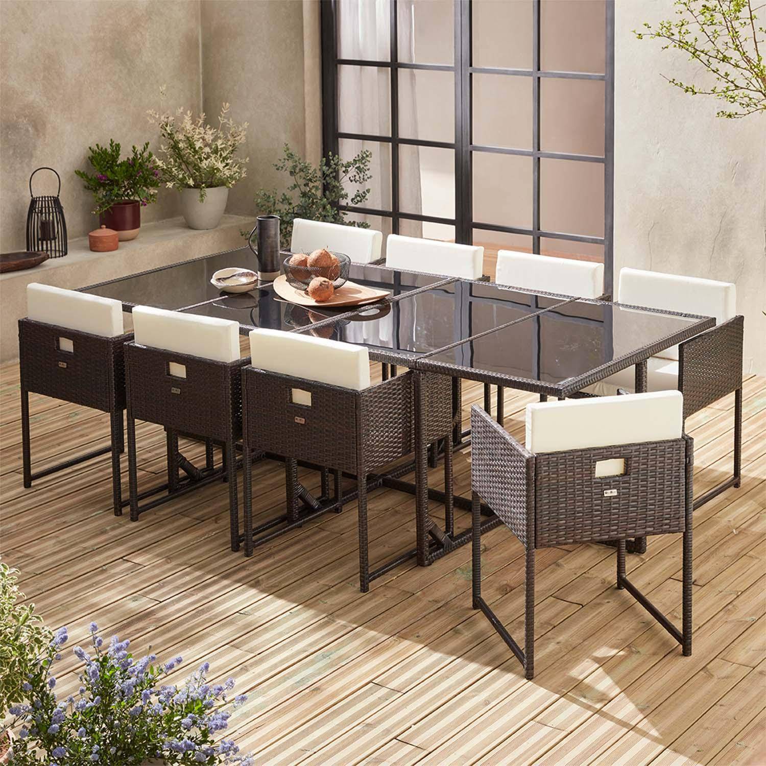 Table de jardin en résine 8 places – FIRENZE 8 – coloris marron, coussins blancs, table encastrable Photo1