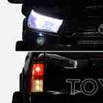 TOYOTA Hilux 2 roues motrices noire, voiture électrique 12V, 2 places, pour enfants avec autoradio, télécommande, MP3, port USB / carte SD, prise jack et phares fonctionnels Photo9