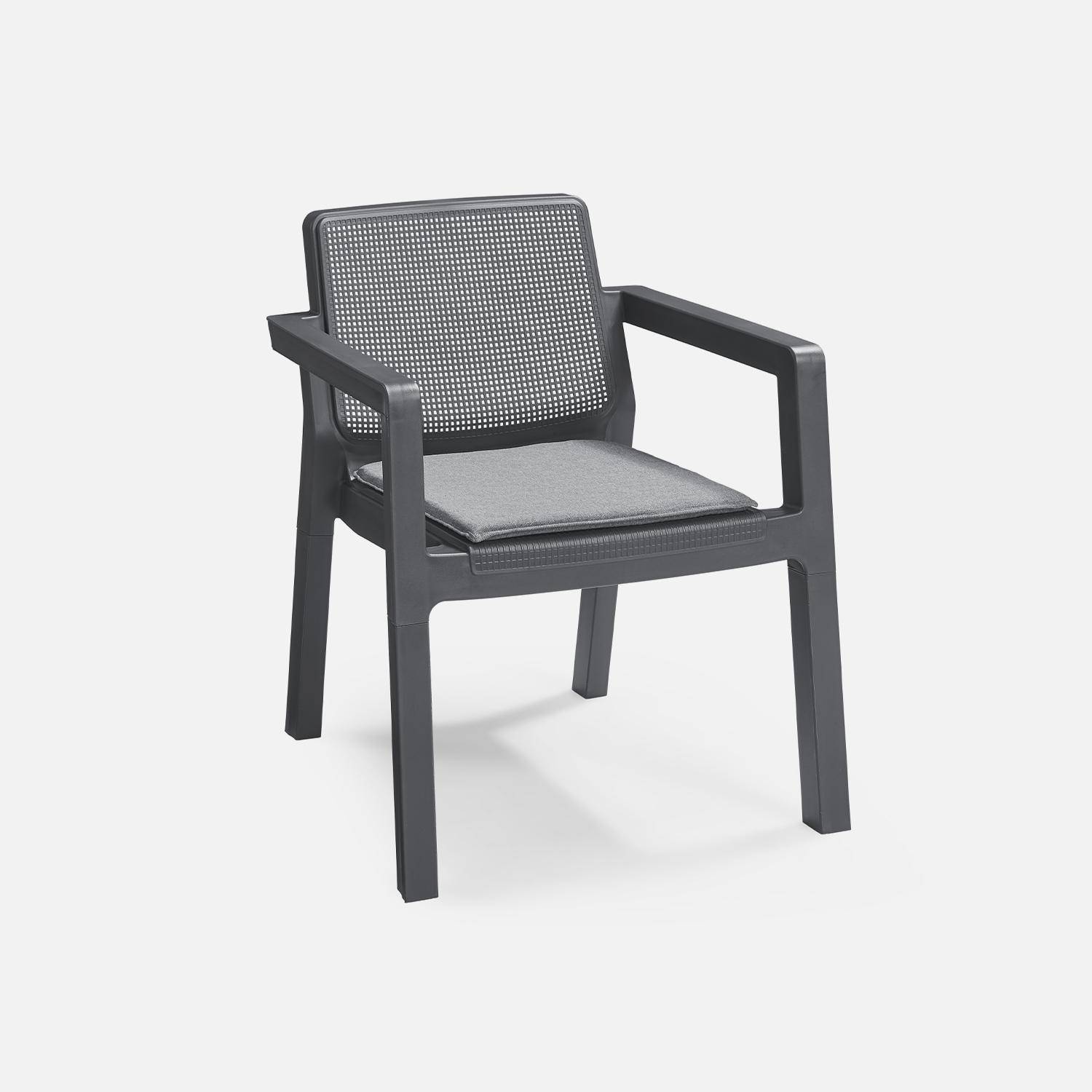 Salon de jardin 4 places - Emily -  résine plastique injectée Graphite avec coussins gris, deux fauteuils empilables, un canapé, une table basse Photo4