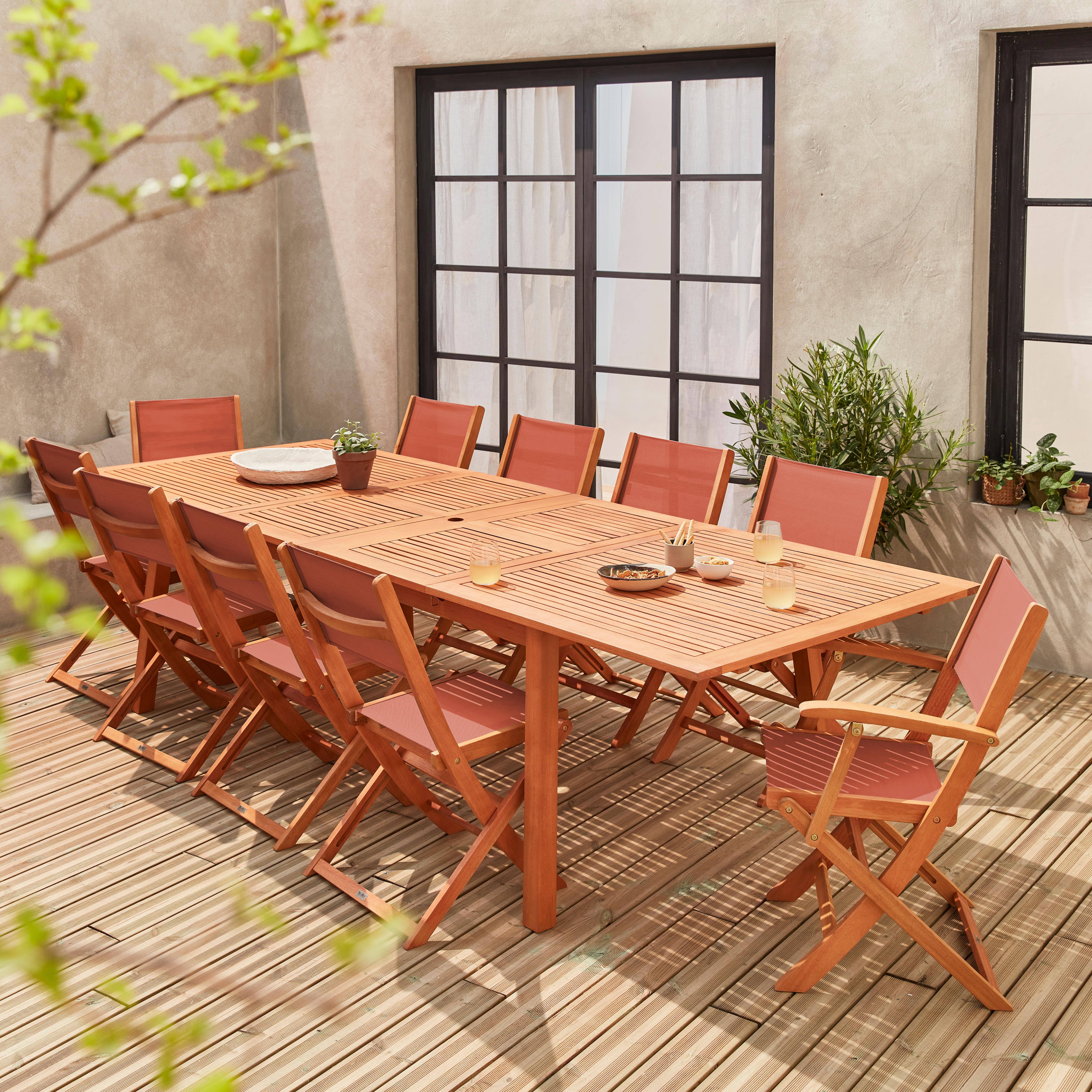 Ausziehbare Gartenmöbel aus Holz - Almeria Tisch 200/250/300cm mit 2 Verlängerungen, 2 Sesseln und 8 Stühlen, aus geöltem FSC Eukalyptusholz und Terra-Cotta Textilene Photo1