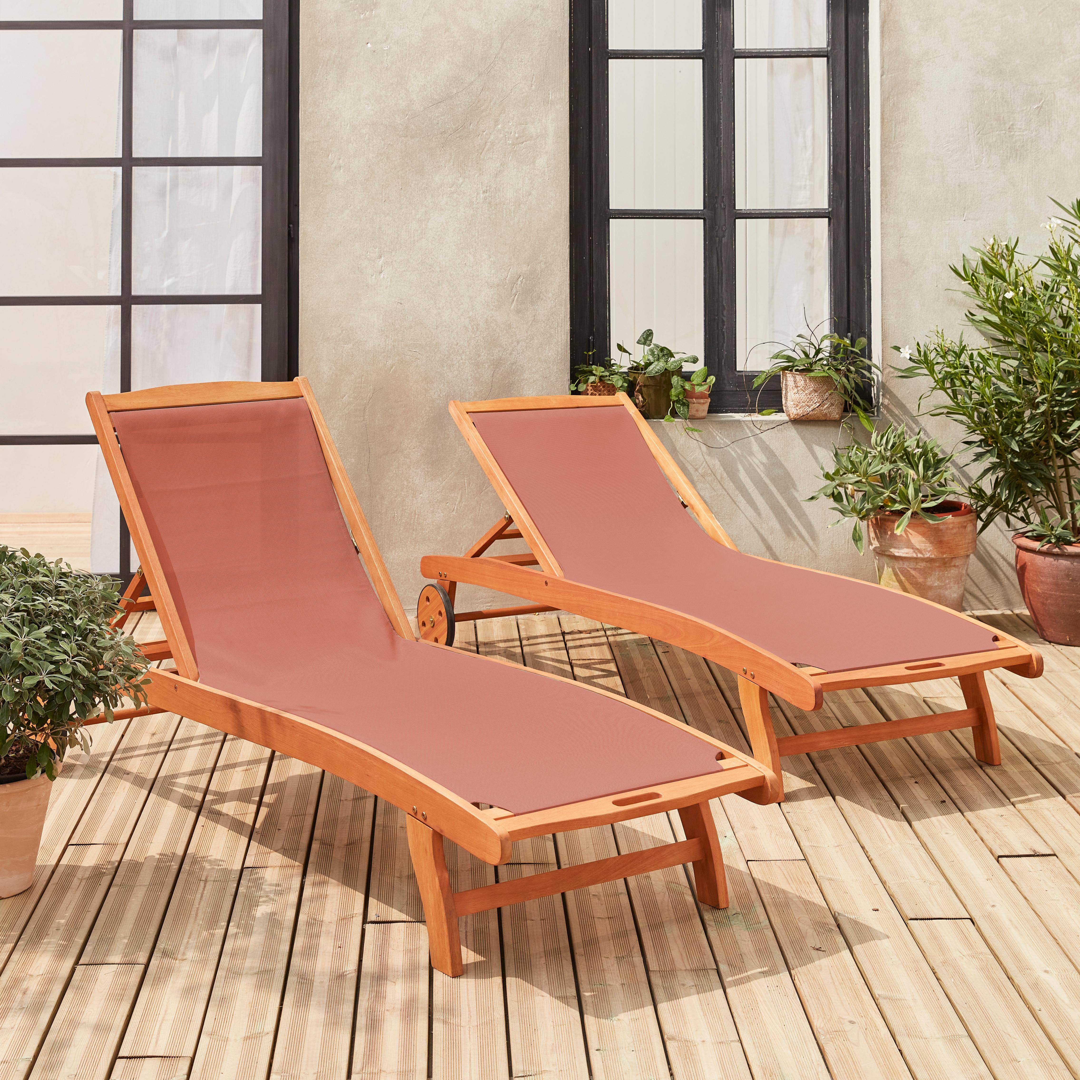 2er Set Holz Sonnenliegen - Marbella Terrakotta - 2 Liegestühle aus geöltem FSC-Eukalyptusholz und Textilene in Terrakotta Photo1