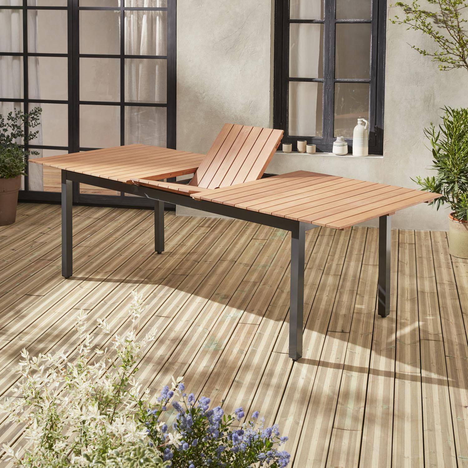 Ausziehbarer Gartentisch aus Aluminiumholz 200 / 250cm mit Verlängerung - Sevilla - geöltes FSC-Eukalyptusholz und Gestell Anthrazit Photo2