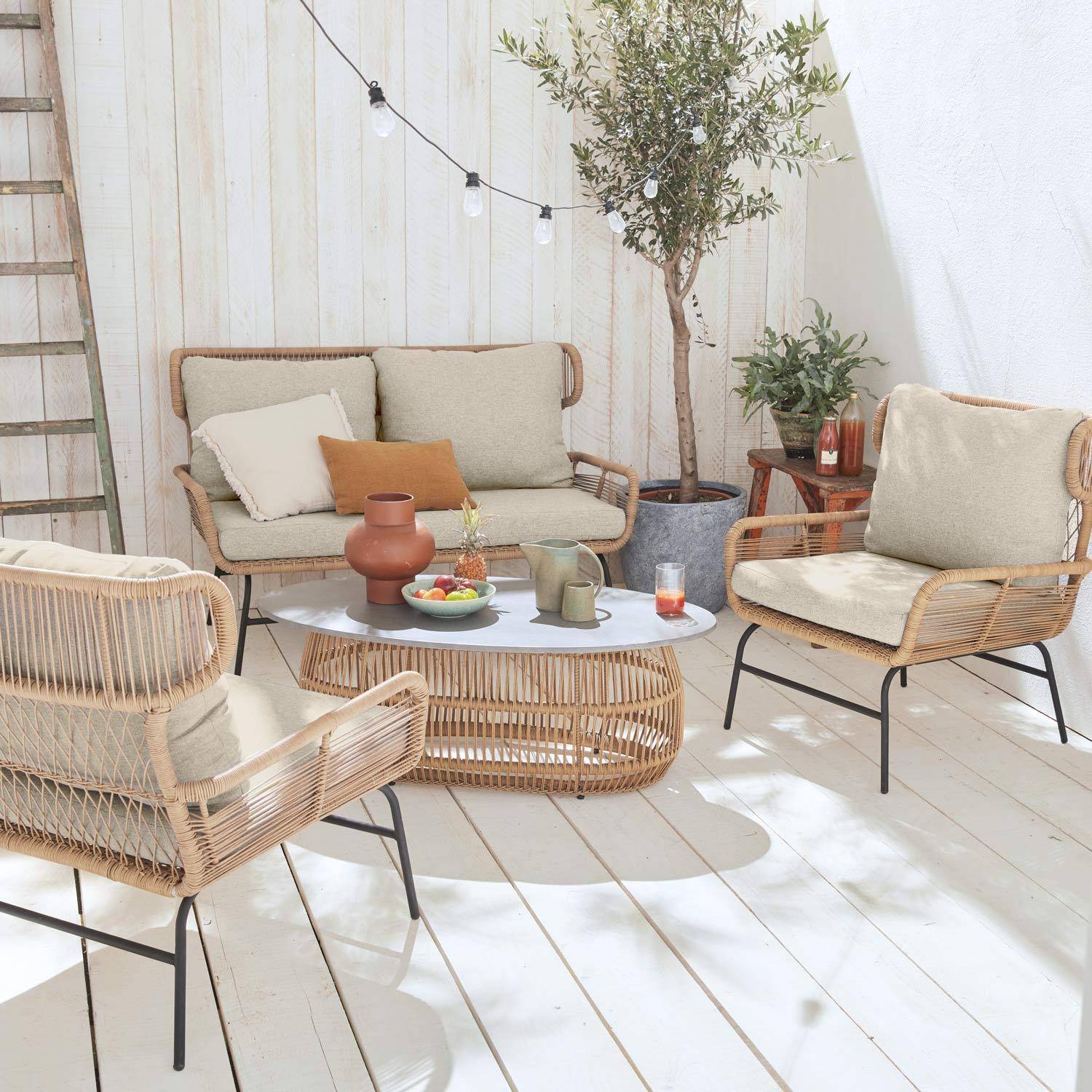 Salotto da giardino BALI – Set con divano 2 posti e 2 poltrone con 1 tavolino ovale, resina intrecciata effetto rattan, cuscini beige Photo1